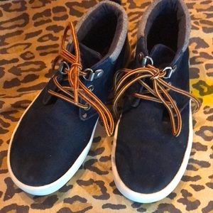 Old navy boys shoes size 13 gently worn.
